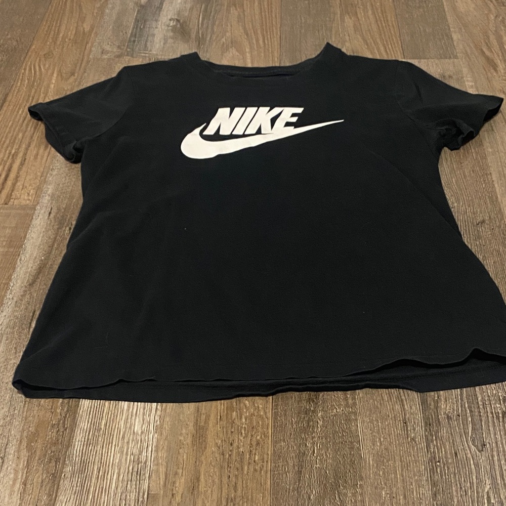 Nike Women's Black Short Sleeve Tee